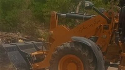 إزالة 5 حالات تعد بالبناء المخالف في مركز الزينية بالأقصر| صور
