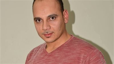 ده مش أبويا ده صاحبي.. شاب يلحق بوالده بعد ساعات من دفنه في المنيا