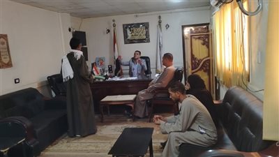 رئيس مدينة أرمنت يبحث شكاوى المواطنين ويوجه بتسريع ملفات التصالح
