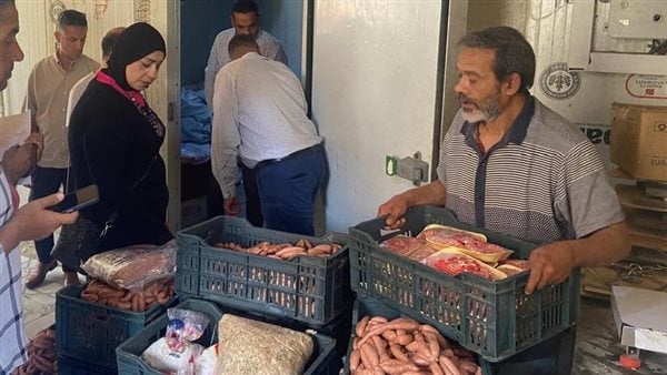 ضبط 3 أطنان لحوم غير صالحة للاستهلاك الآدمي في حملة تموينية بالسويس