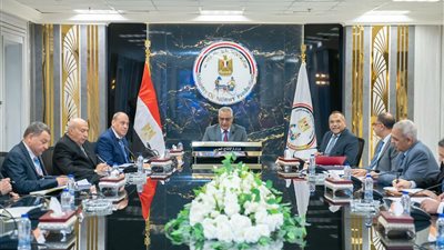 وزير الدولة للإنتاج الحربي يوجّه بضرورة توسيع التعاون الصناعي وتسريع وتيرة تنفيذ المشروعات لدعم خطط التطوير