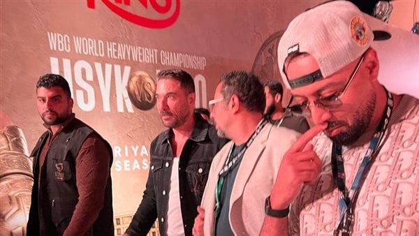 أحمد عز يصل إلى فعاليات Glory in Giza بمنطقة الأهرامات وسط استقبال جماهيري