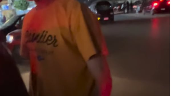 ماشي ورايا وبيلمسني.. فحص فيديو مضايقة شاب لفتاة في الشارع وسط تدخل الأهالي
