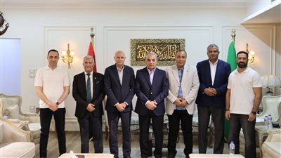بعد لقاء محافظ الإسماعيلية.. أعضاء اللجنة المعينة لإدارة النادي الإسماعيلي يعدلون عن استقالتهم
