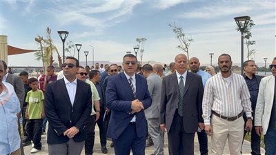 وسط فرحة المواطنين بالعيد.. محافظ قنا يتفقد كورنيش النيل الجديد ويؤكد: متنفس حضاري يليق بأهالي المحافظة
