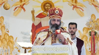الأنبا مينا يترأس القداس الإلهي بكاتدرائية العذراء مريم ببرج العرب ويُرقي 3 كهنة لرتبة القمصية