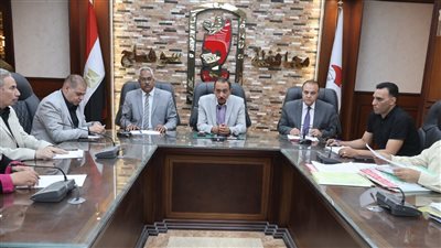 محافظ سوهاج يستعرض موقف تقنين أراضي الدولة.. ويوجه بحصر الأصول رقميًا