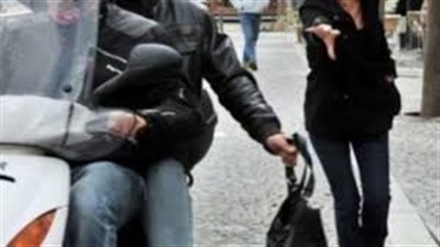 المتهم بخطف حقيبة ناقدة سينمائية يعترف: رصدتها في شارع الهرم واستوليت على الحقيبة وهربت