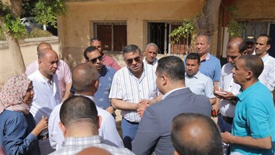 بسبب تدني مستوى النظافة.. محافظ قنا يحيل مدير مستشفى نقادة إلى التحقيق