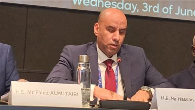 وزير العمل يهنئ فلسطين باعتماد قرار ترقية وضعها لدولة مراقب في منظمة العمل الدولية بأغلبية ساحقة