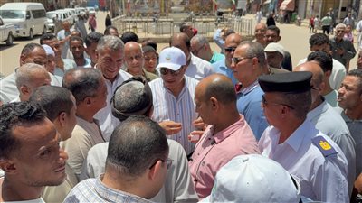 للتقاعس في التعامل مع الإشغالات.. محافظ قنا يحيل رئيسي قريتي الكلالسة وخزام للتحقيق
