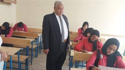 لا شكاوى حتى الآن.. وكيل تعليم الأقصر يوجه بتهيئة بيئة امتحانية آمنة خلال جولته لمتابعة لجان الشهادة الإعدادية | صور