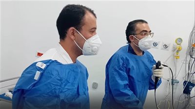 مدير مجمع السويس الطبي: نجاح منظار رئوي دقيق أنهى معاناة مريض من كحة مزمنة 