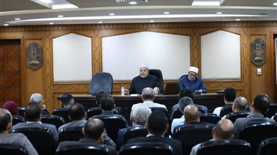 الأزهر يجتمع برؤساء القطاعات للاستعداد لامتحانات الثانوية الأزهرية