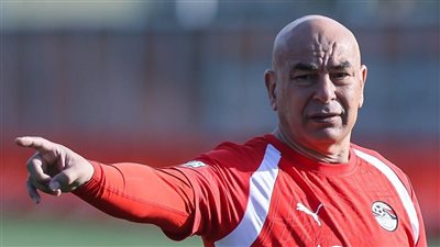 حسام حسن يجهز لاعبي منتخب مصر لودية البرازيل بمحاضرات فيديو