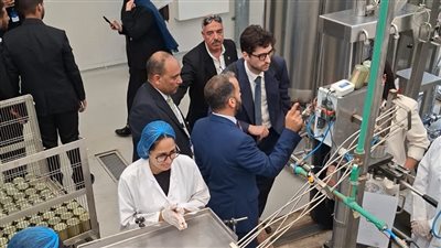 بهدف توطين الصناعات الغذائية.. جامعة الإسكندرية تُدشن أول خط إنتاج محلي لـ الطماطم المقشرة برعاية إيطالية