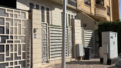 جهاز القاهرة الجديدة يضبط تحويل فيلا سكنية إلى مقر إداري ومخزن أدوية بالتجمع الخامس
