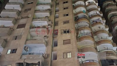 مصدر بمحافظة الجيزة: إخلاء أحد عقاري كفر طهرمس بالكامل وبدء إخلاء الآخر بعد ثبوت زيادة الميل.. وجهود لإقناع السكان الرافضين للمغادرة