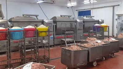 فضيحة غذائية تهز بريطانيا.. غرامة نصف مليون إسترليني لشركة باعت كباب الضأن من الجلد والدهون