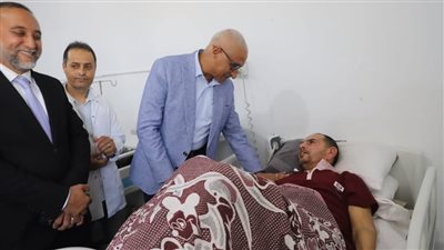 محافظ شمال سيناء يزور الجرحى والمرضى الفلسطينيين بمستشفى الشيخ زويد المركزي