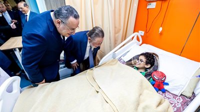 محافظ البنك المركزي ووزير التعليم العالي يفتتحان عددًا من المشروعات والوحدات الطبية بالمعهد القومي للأورام بعد تطويرها