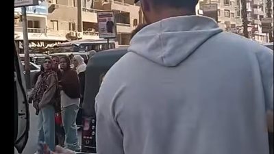 الأمن يفحص فيديو تزعم خلاله سيدة باعتداء سائق ميكروباص عليها في فيصل