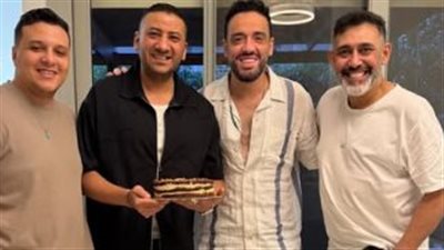 بحضور عمرو مصطفى.. رامي جمال ينشر صورًا جديدة من كواليس تسجيل ألبومه الجديد