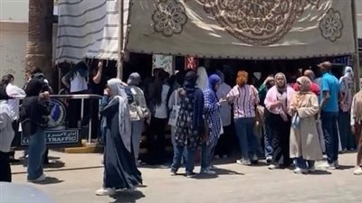 مطابق للنماذج.. امتحان اللغة الإنجليزية ينهي أزمة الكيمياء لطلاب ثانوية الأقصر