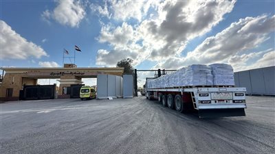 800 طن من المساعدات.. عبور 5 قوافل إنسانية إماراتية إلى غزة