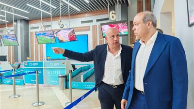 قبل انطلاق معرض العلمين للطيران والفضاء.. وزير الطيران: المطار واجهة حضارية لترسيخ مكانة مصر