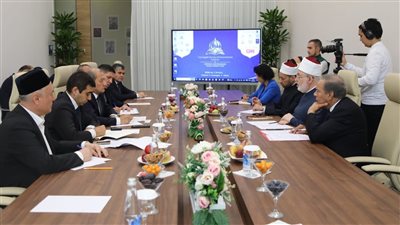عضو كبار العلماء يلتقي مستشار رئيس أوزبكستان للشؤون الدينية لبحث تعزيز التعاون بين الأزهر وبلاده