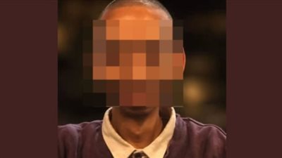 يطلب العلاج لا التبرعات.. بائع عرقسوس يستغيث للعلاج من مرض في عظام الفك