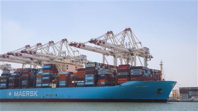 ميناء دمياط يستقبل سفينة الحاويات العملاقة METTE MAERSK بمحطة تحيا مصر 1