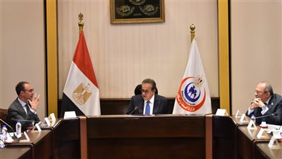 لدعم جودة الخدمات الطبية.. ‎وزير الصحة يناقش اشتراطات تجديد ترخيص مزاولة مهنة الطب