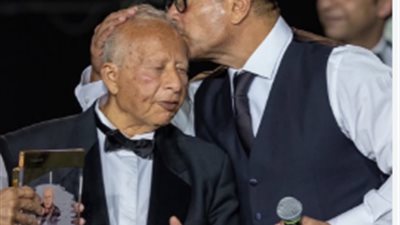 عمرو دياب ينعى هاني شنودة: شكّل وجدان أجيال كاملة.. وستبقى أعماله خالدة