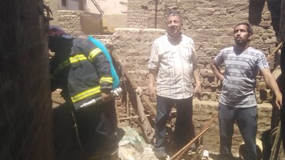 حريق يلتهم منزلين بقرية بيت داود بسوهاج.. والحماية المدنية تسيطر