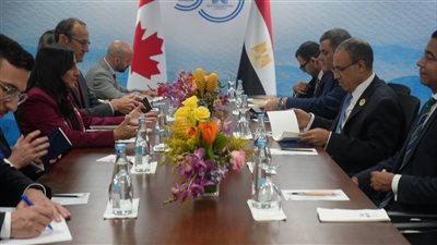 وزير الخارجية يبحث مع نظيرته الكندية سبل تعزيز العلاقات المشتركة بين البلدين