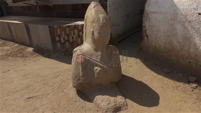 وسط بيوت أسوان.. تمثال سنوسرت الأول يروي حكاية الخلود منذ آلاف السنين