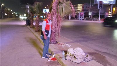 استجابة لاستغاثة.. التضامن تعثر على سيدة بدت في حالة صحية متدهورة بالتجمع الخامس وتسلمها لذويها 