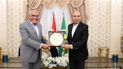 محافظ المنيا ورئيس الهيئة العربية للتصنيع يبحثان تسريع مشروعات «حياة كريمة» والتوسع في التعاون الصناعي
