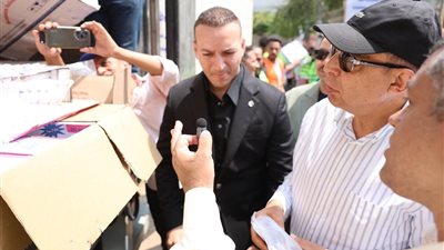ضمن مبادرة صحتك تهمنا.. محافظ المنيا يشهد دعم 3 مستشفيات بمستلزمات طبية وحقائب إسعافات أولية