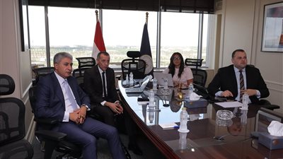 وزير الآثار ومحافظ أسوان يبحثان تعزيز التعاون لدعم الحركة السياحية للمحافظة