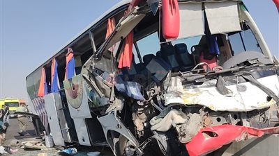 محافظ الشرقية يتفقد مصابي حادث أتوبيس الطريق الإقليمي بمستشفى العاشر الجامعي