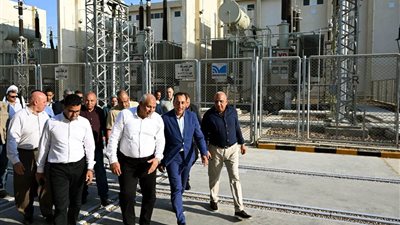 رئيس الوزراء يتفقد محطة محولات كهرباء شرق مطروح.. ويؤكد جاهزية الشبكة لمواجهة أحمال الصيف