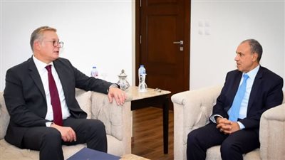 وزير الخارجية يلتقي وزير البترول والثروة المعدنية لبحث الترويج للاستثمار في قطاعي البترول والتعدين