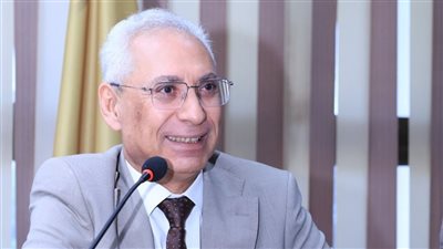 رئيس جامعة المنيا: نواصل خطتنا للتحول إلى جامعة خضراء لترشيد الطاقة وإدارة الموارد بكفاءة
