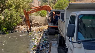 تطهير ترعة أبو جرج في بني مزار بالمنيا ورفع المخلفات والحشائش