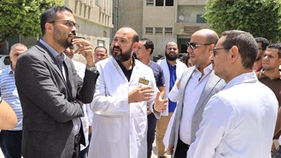 وكيل صحة سوهاج يجري زيارة ميدانية إلى مستشفى أخميم المركزي