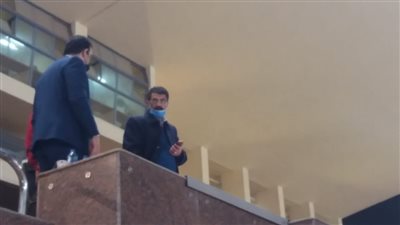 مصطفى عبد الخالق يساند الزمالك أمام المقاولون من مدرجات الكلية الحربية (صور)