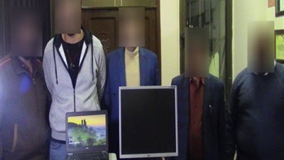 ضبط 5 أشخاص أنشأوا أكاديمية لتزييف الأوراق الرسمية بعابدين